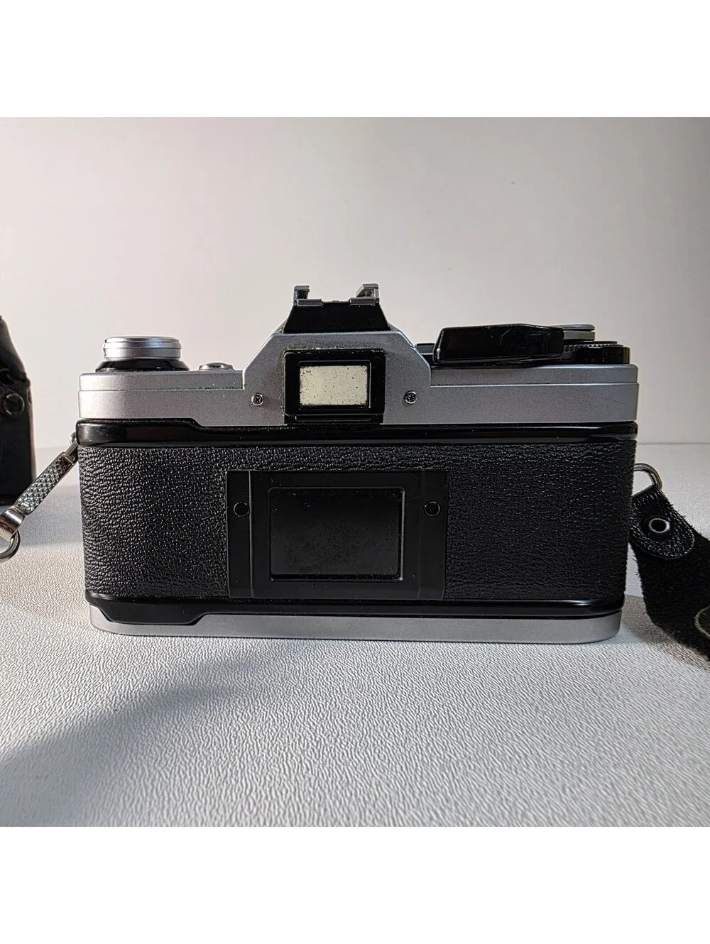 Canon AE-1 35mm SLR Film Camera W/50mm 1:1.8 Lens Film Tested W/Battery